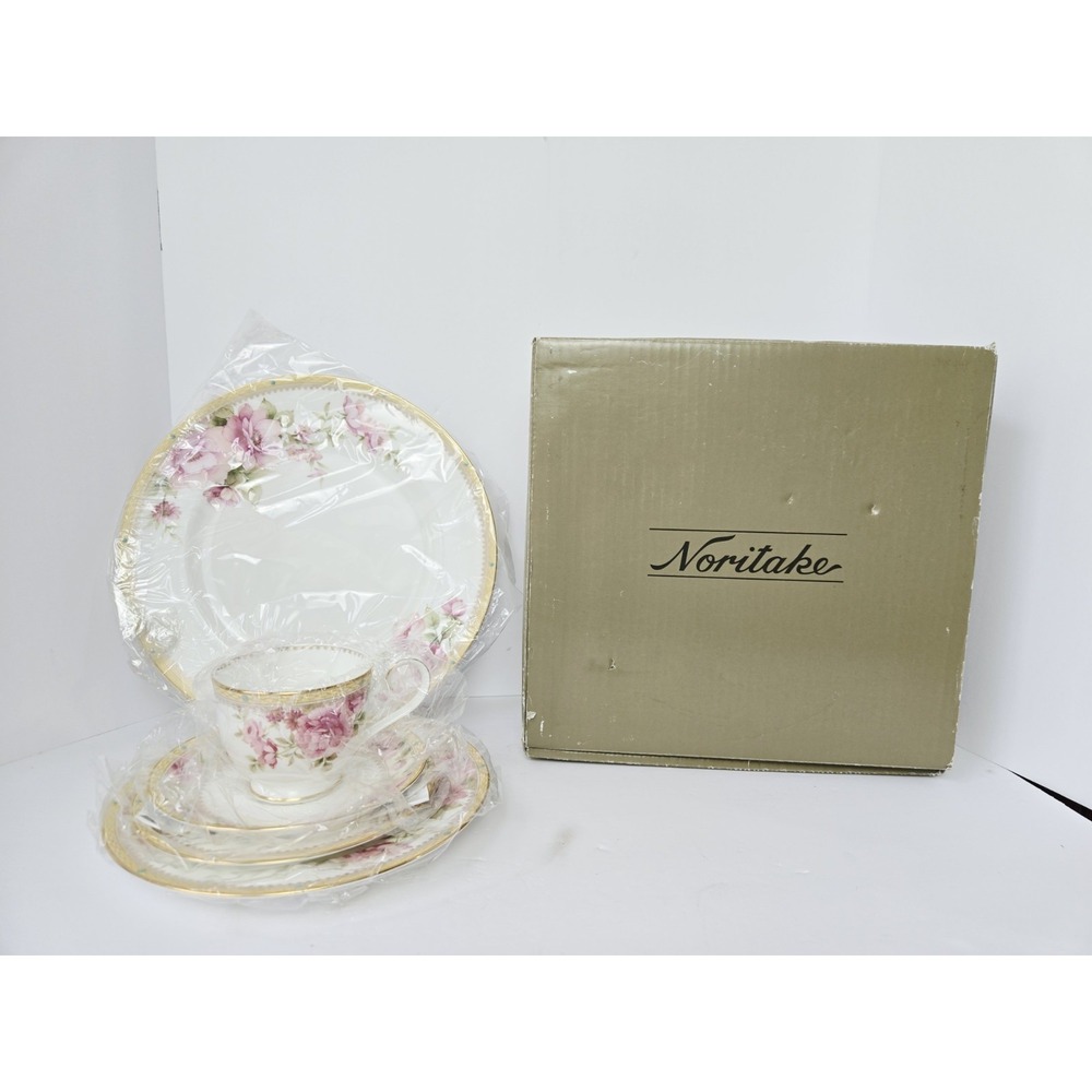 Noritake Hertford 5 piece place settings floral white NEW service for 1